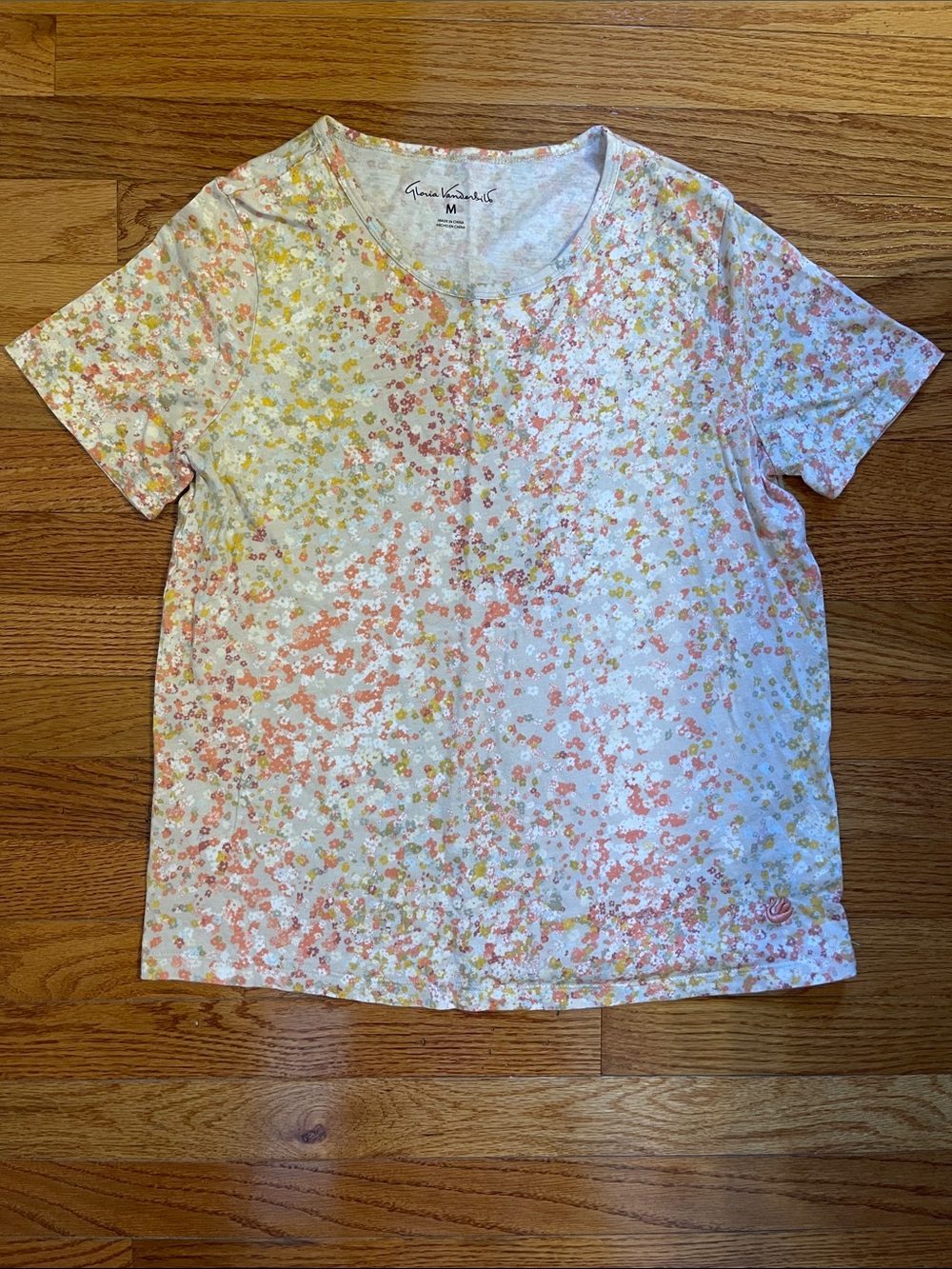Gloria Vanderbilt Amanda Tee Floral White & Coral Short Sleeve Tee Shirt Sz M
